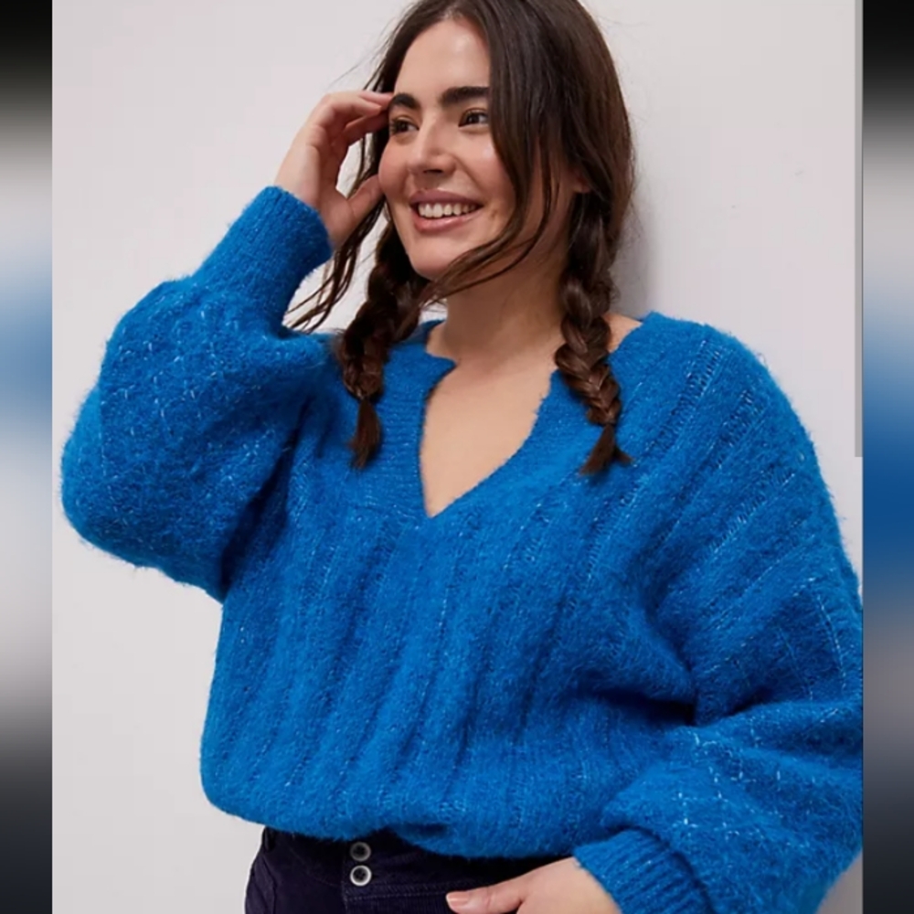 Anthropologie PILCRO V Neck Fuzzy Sweater